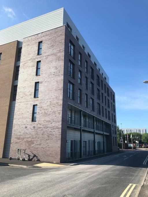 3 Bedroom Apartment Free Parking マンチェスター エクステリア 写真